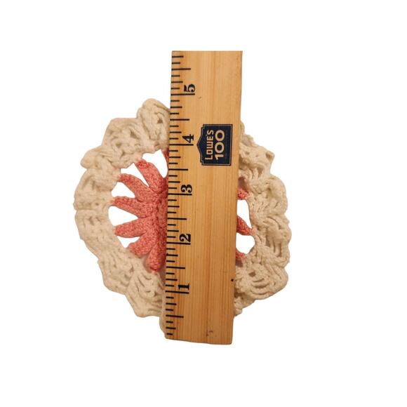 VTG HAND CROCHETED 5" DOILY PINK WHITE GREEN WHEEL SUN STAR - Picture 3 of 3